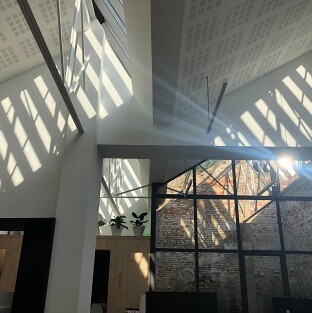 BUREAUX et EQUIPEMENTS